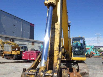 KOMATSU PC200-10
