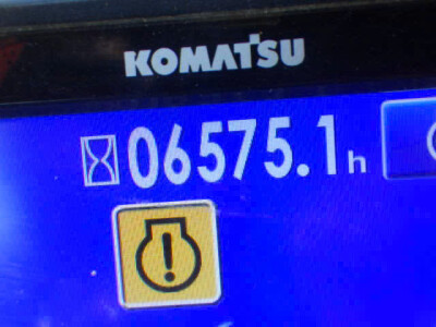 Máy xúc bánh xích KOMATSU PC200-10 đời máy 2014