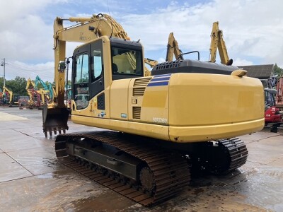 Máy xúc bánh xích KOMATSU PC200-8N1 đời máy 2013