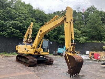 Máy xúc bánh xích KOMATSU PC200-8N1 đời máy 2013