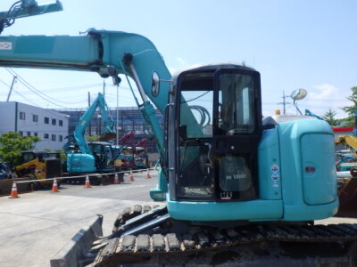 Máy xúc bánh xích KOBELCO SK130UR-2
