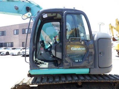 Máy xúc bánh xích KOBELCO SK135SR-2 , sản xuất năm 2010